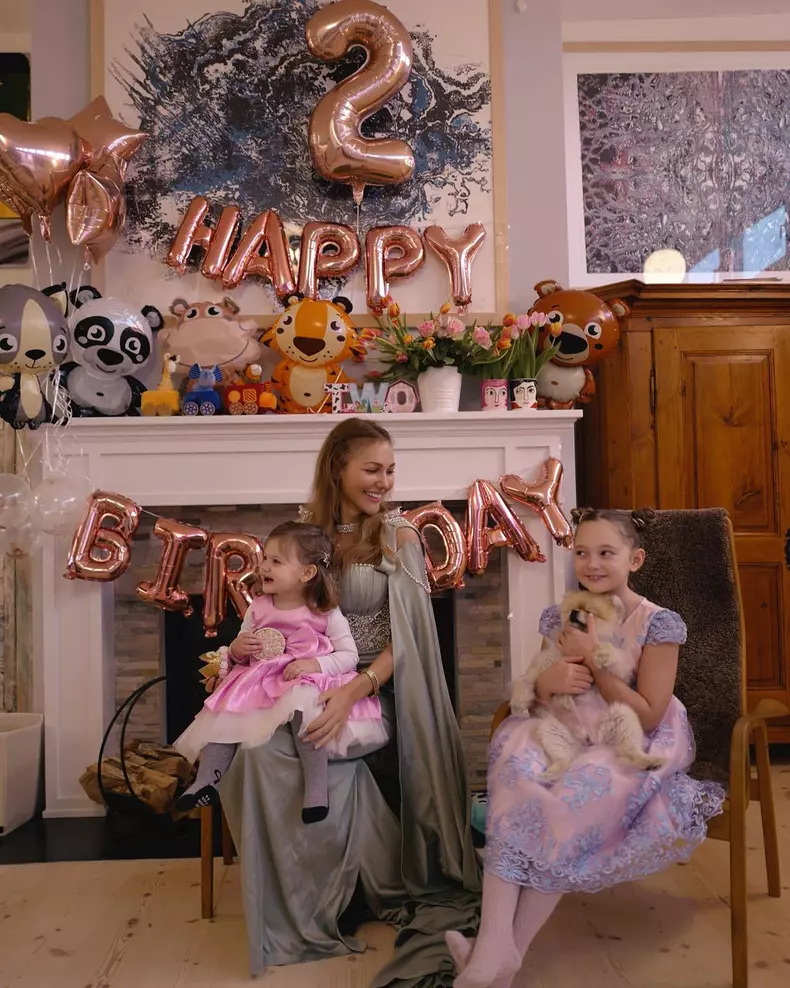 meryemuzerlimeryem-324157514_1069747371088288_695555926546159984_n-1