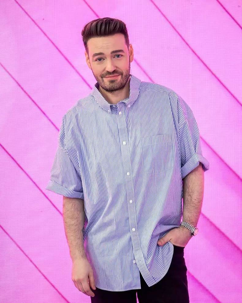 cum-a-ales-alexandru-abagiu-sa-devina-make-up-artist-2