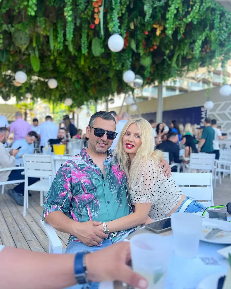 Andreea Bănică, anunț după 15 ani de căsnicie cu Lucian Mitrea. „Ăștia suntem noi”. De ce nu mai poartă verighetele