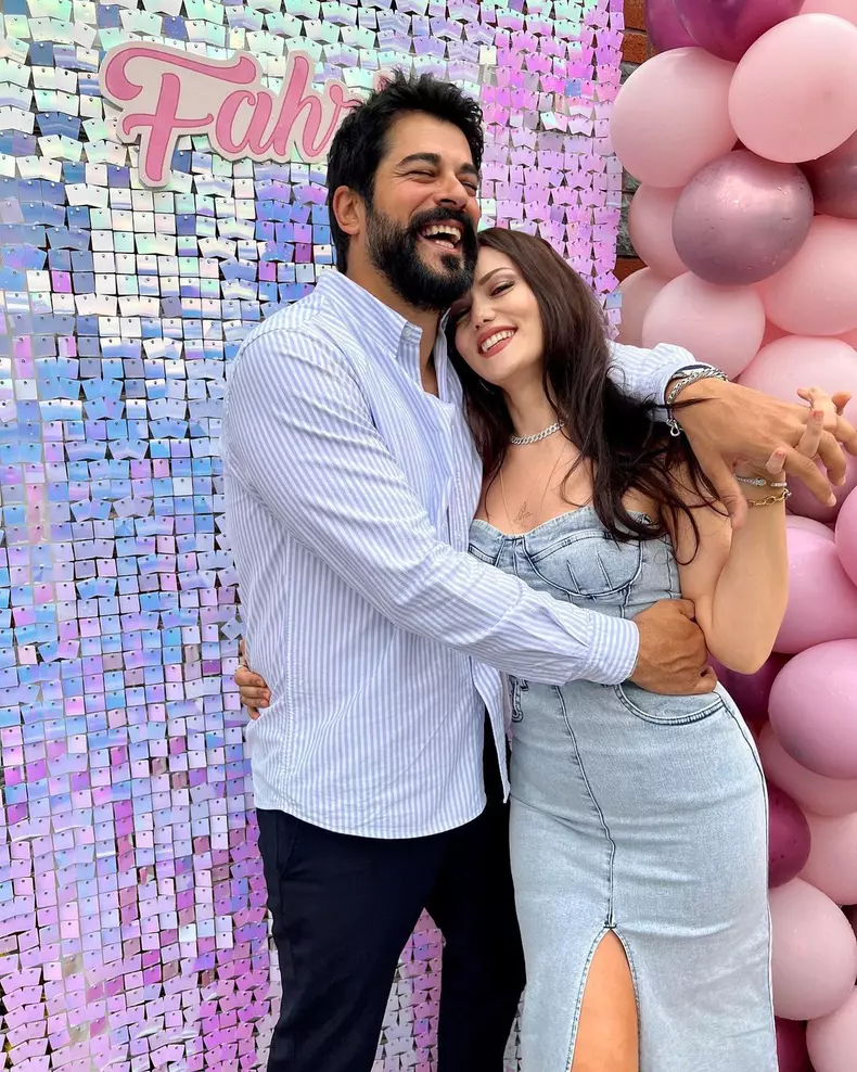 fahriye-evcen-351091222_1385483568896413_3163589362465050119_n