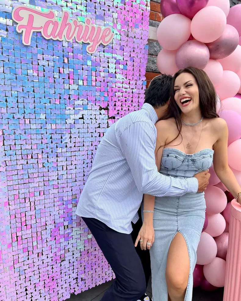 fahriye-evcen-351697283_796026361828923_4247466468188523187_n