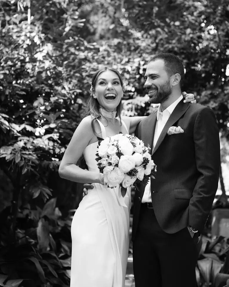 Actrița Asli Enver și-a prezentat fetița. Ce nume special a primit bebelușul