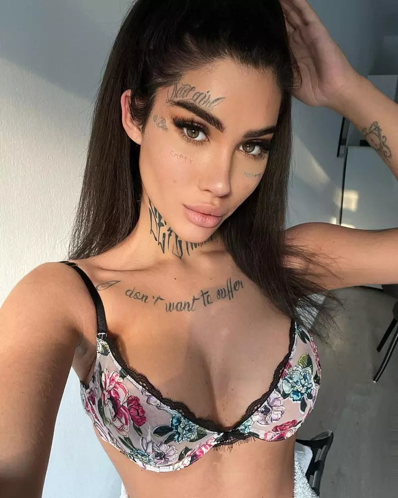 bia-khalifa-dezvaluiri-cutremuratoare-despre-copilaria-ei.-la-ce-orori-a-supus-o-tatal-ei-4