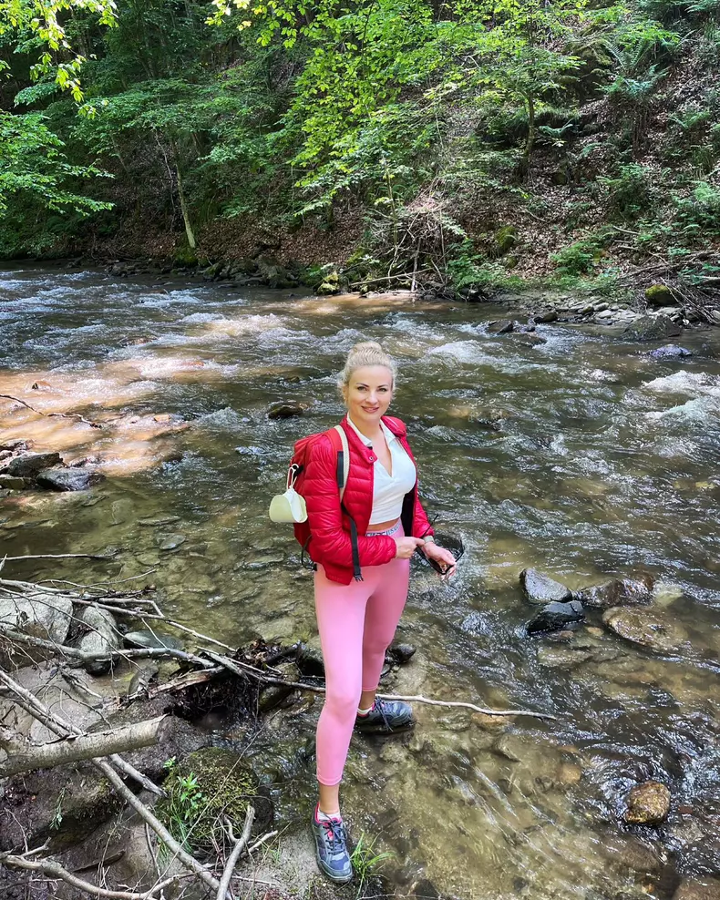 Loredana Iordache, de la pupitrul știrilor în vârf de munte