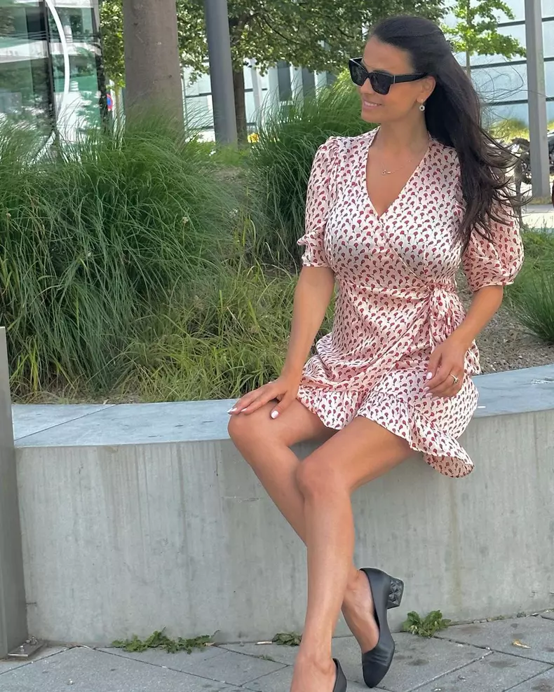 anca-serea-anunt-surprinzator.-sotia-lui-adi-sina-isi-vinde-hainele-4-1