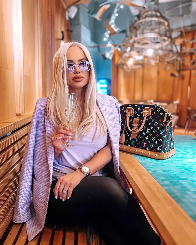 anda-adam-trece-prin-momente-de-cumpana.-cum-a-pierdut-mii-de-euro.-este-groaznic-ce-mi-s-a-intamplat-4