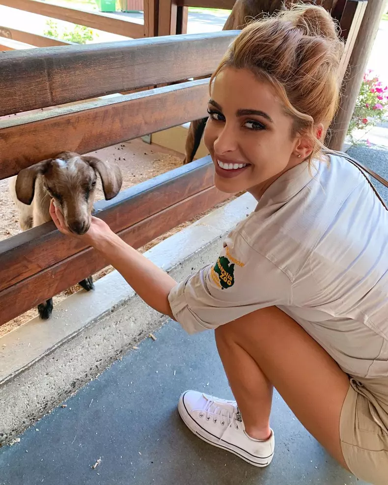 Ellie Gonsalves (8)