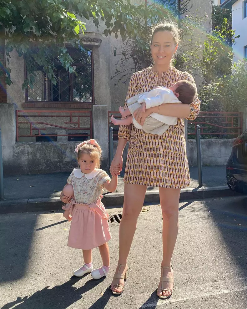 Laura Cosoi și fiicele ei Rita și Vera