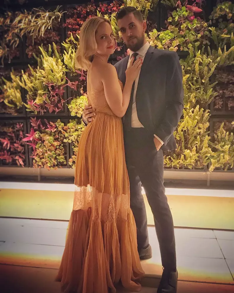 Mena Suvari și soțul ei Michael Hope