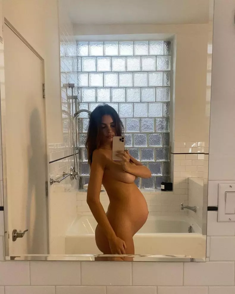 Emily Ratajkowski