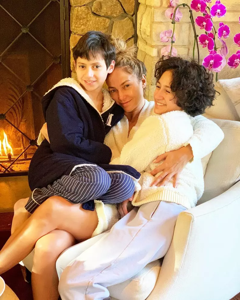 Jennifer Lopez și gemenii ei