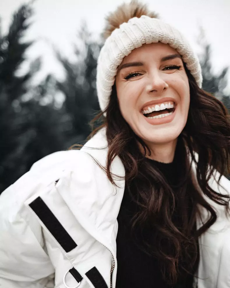 Shenae Grimes