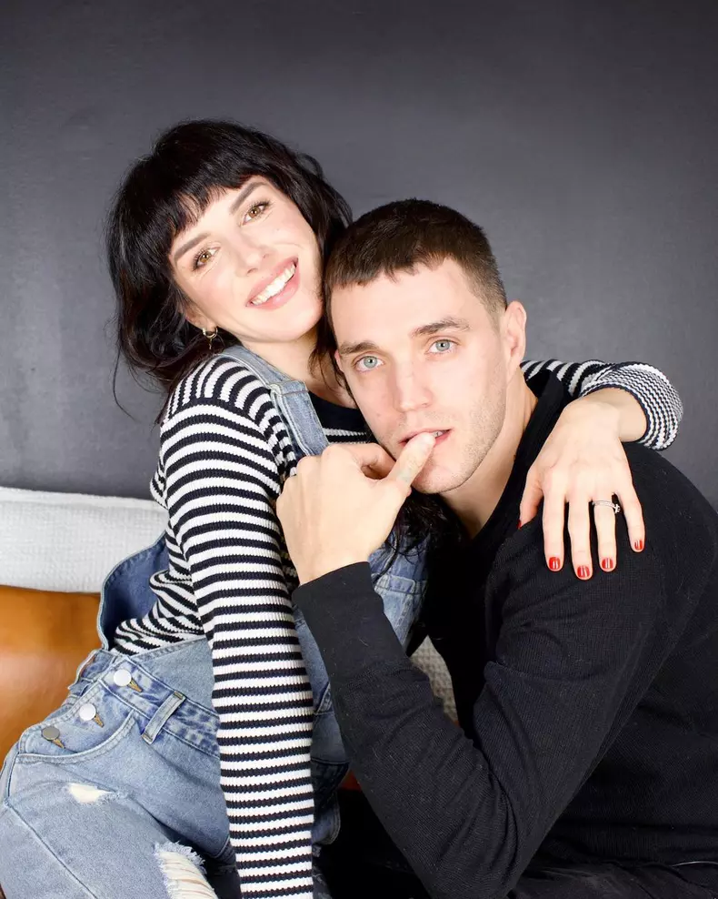 Shenae Grimes și soțul ei Josh Beech