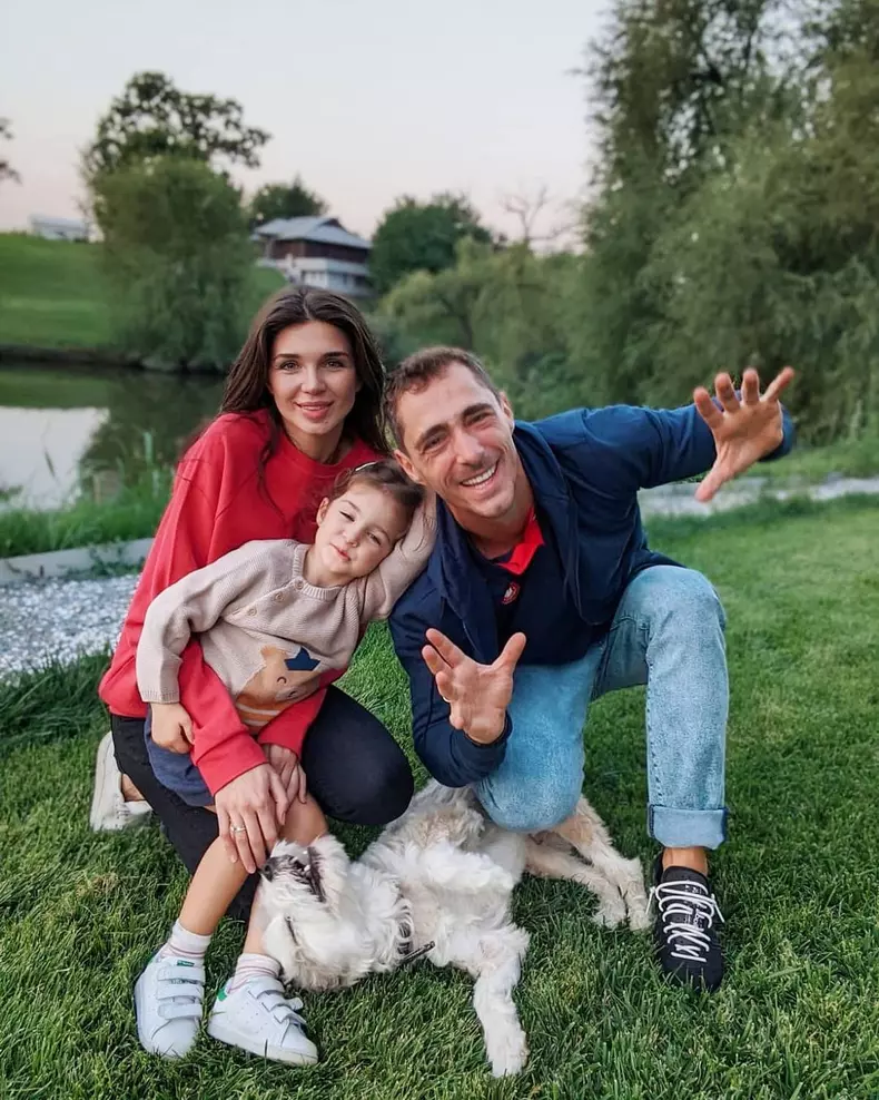 Alice Cavaleru, Vladimir Drăghia, fiica lor Zora și câinele familiei, Loco