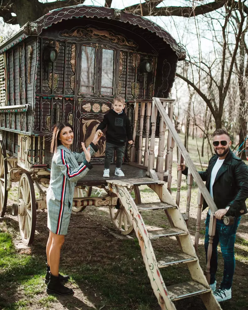 Ilinca Vandici, Andrei Neacșu și fiul lor Zian