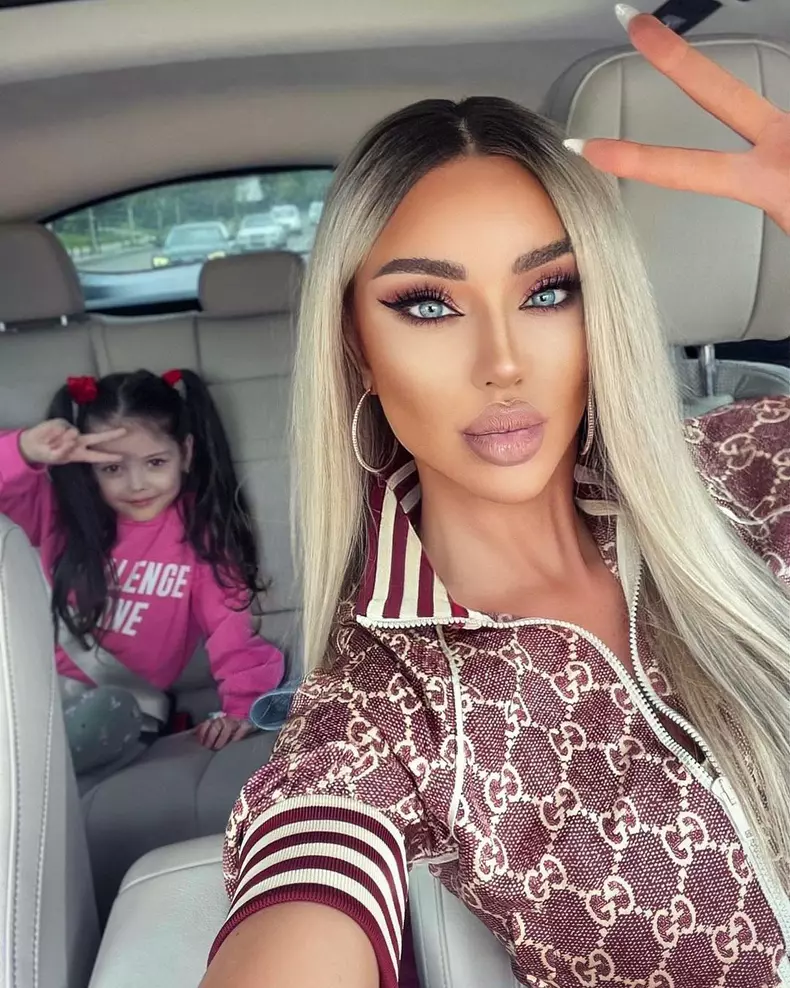Bianca Drăgușanu și fiica ei, Sofia Natalia (6)