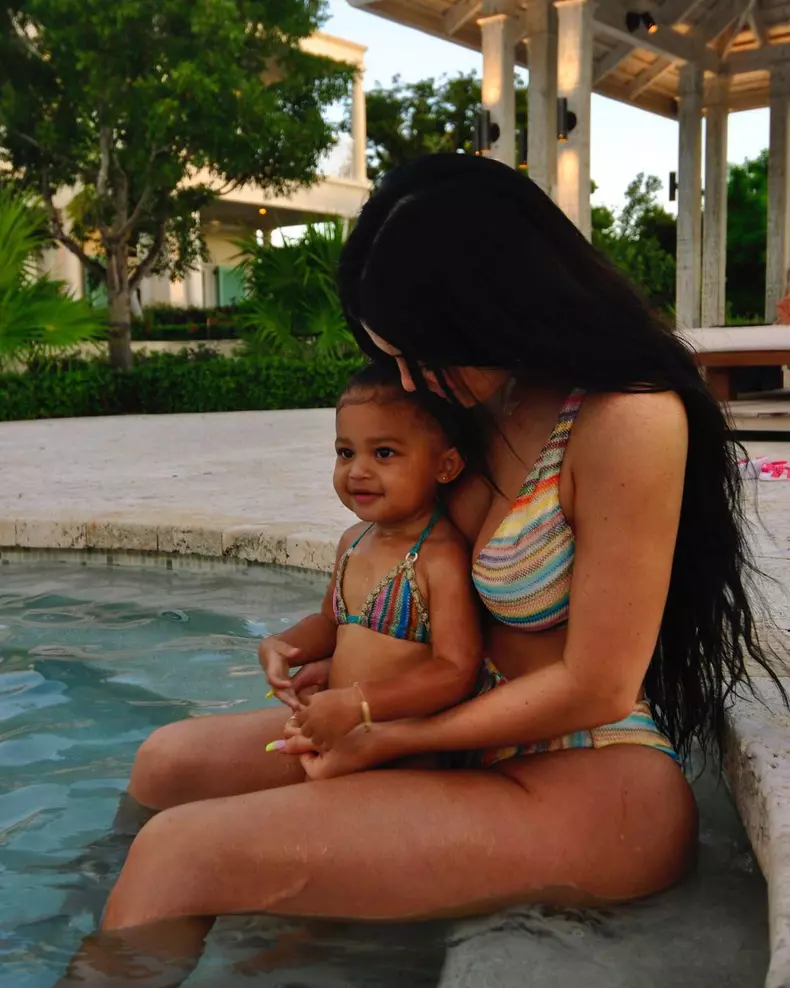Kylie Jenner copil Stormi Webster