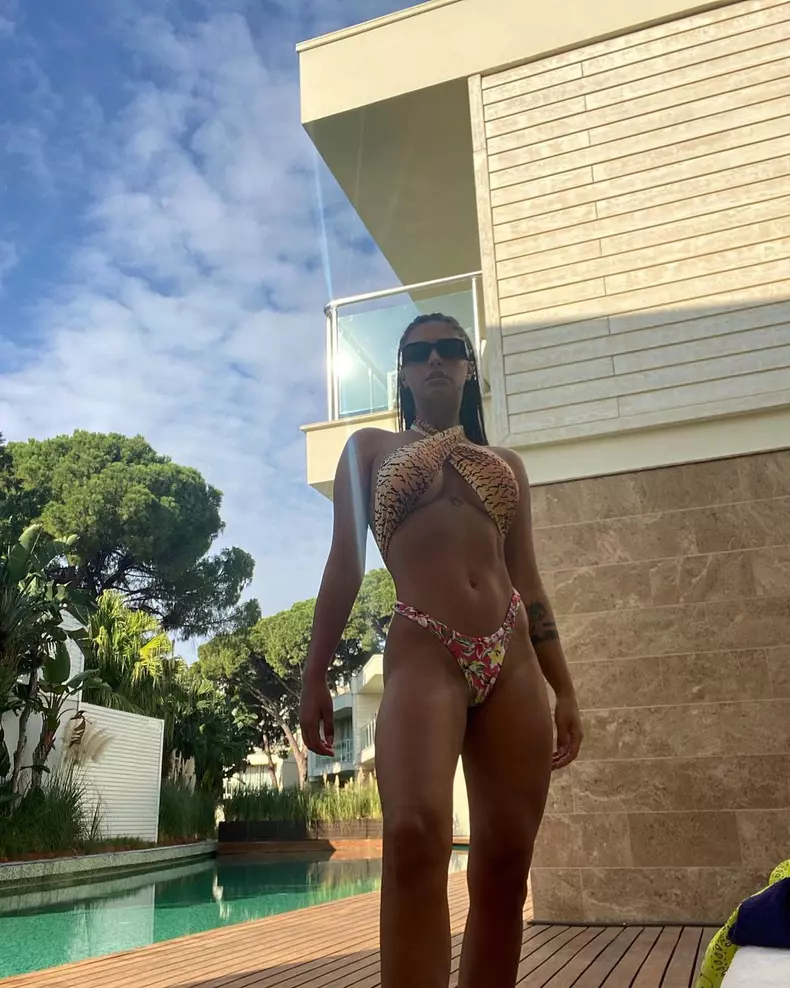 Antonia silueta