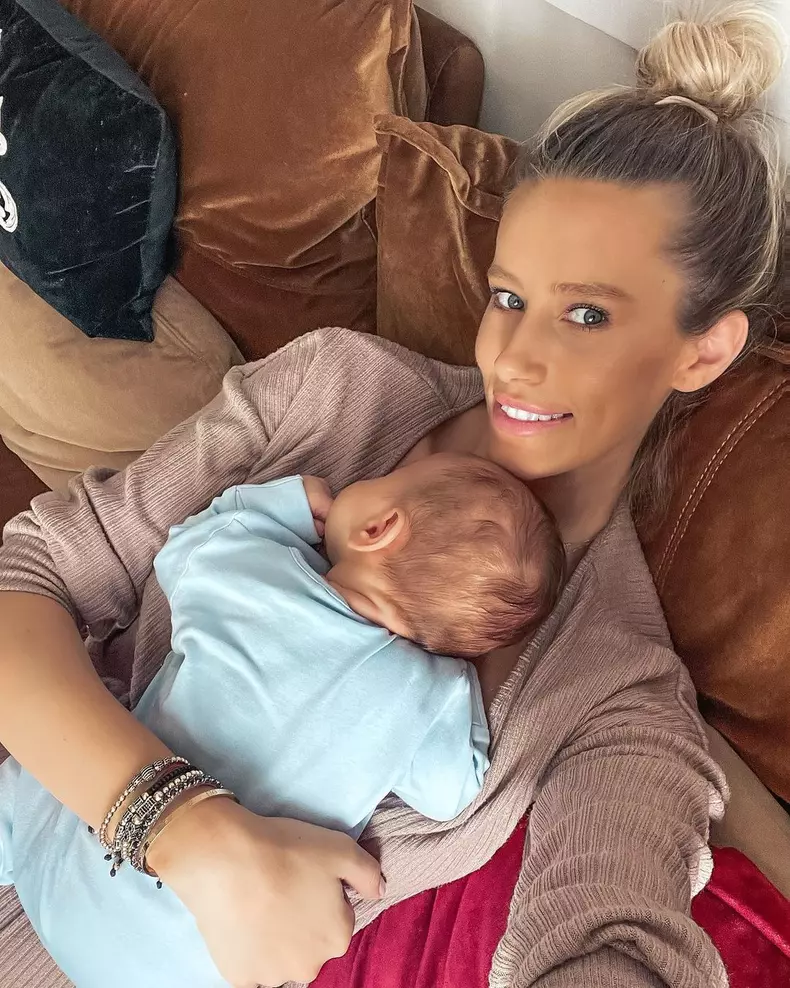 Gabriela Prisăcariu copil Luca Tiago