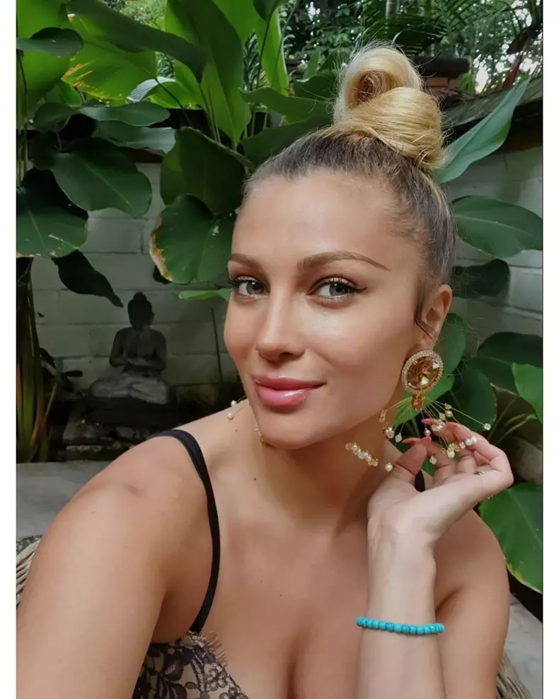 Lora-Bali-vacanta-coronavirus