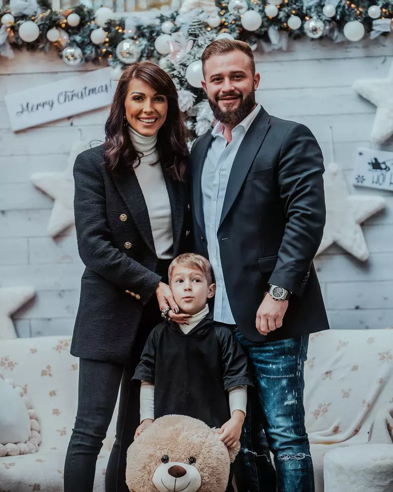 Ilinca Vandici soț Andrei Neacșu copil