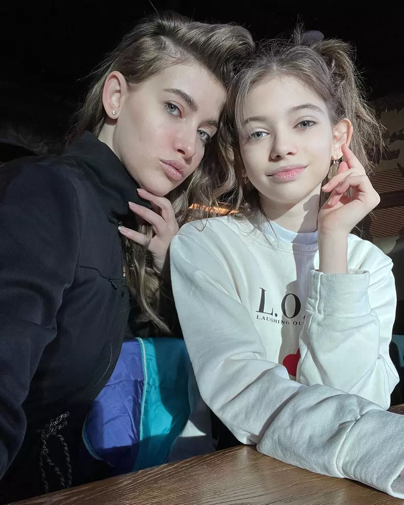 Iulia Albu fiica Mikaela Albu