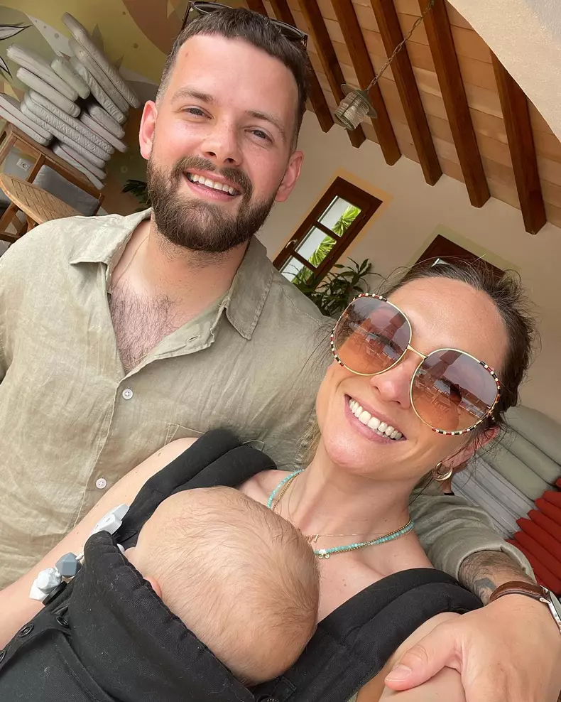Tom Mann logodnica Dani Hampson copil