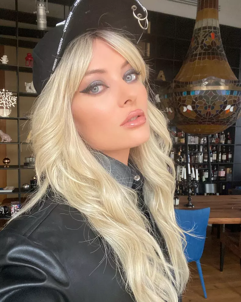 delia-4