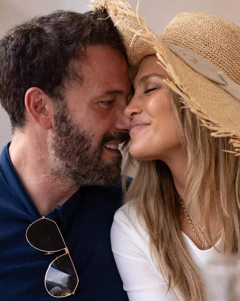 jennifer-lopez-si-ben-affleck-ziua-indragostitilor-3