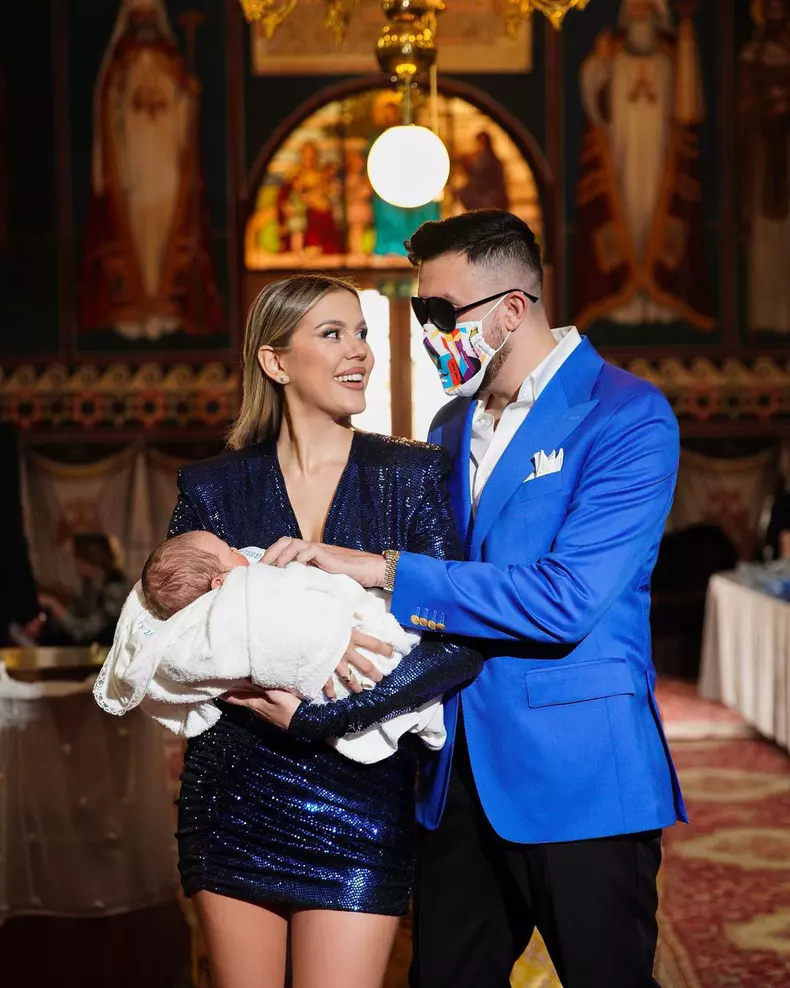 emily burghelea si-a botezat fiul pe nume damian (2)