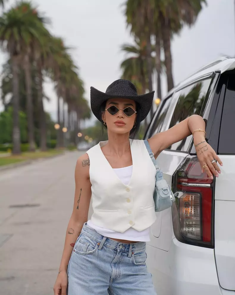 adelina pestritu in SUA