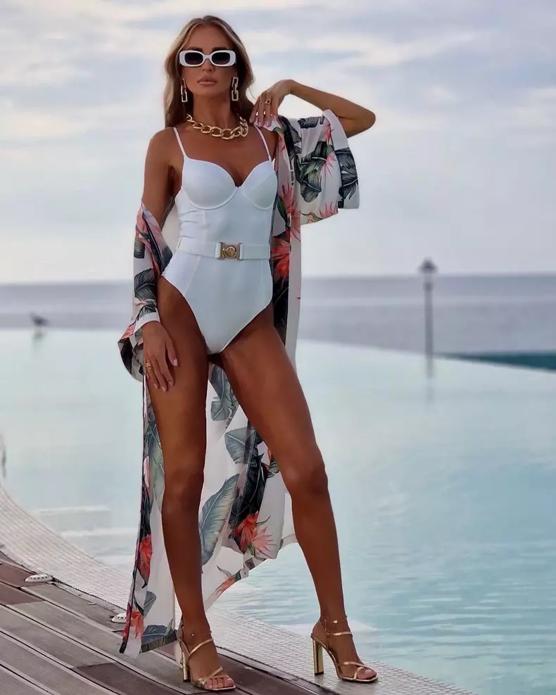 Diana Munteanu costum de baie