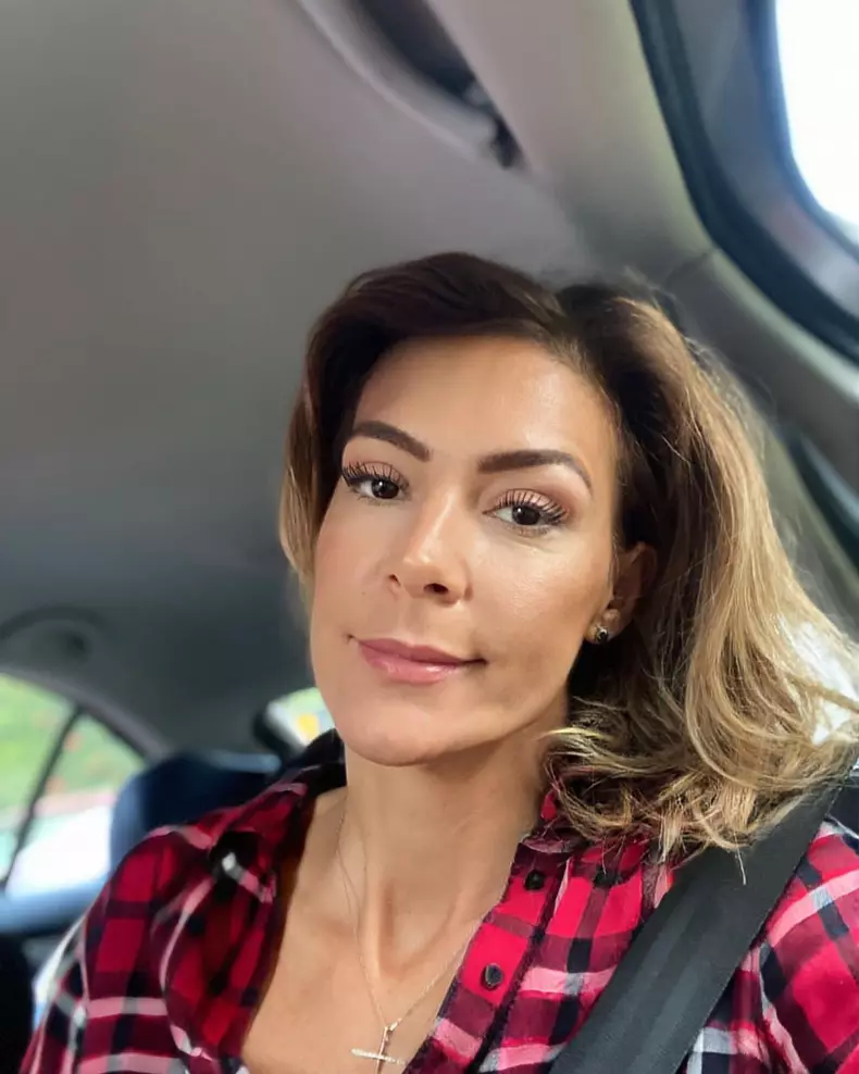 roxana ciuhulescu in masina
