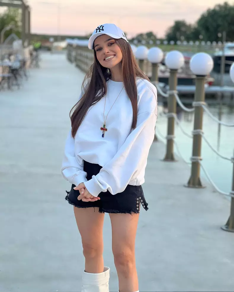 Theo Rose