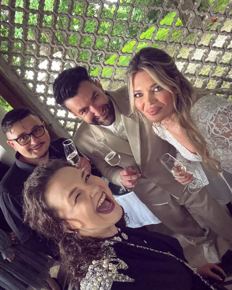 Alina Dincă Smiley Gina Pistol