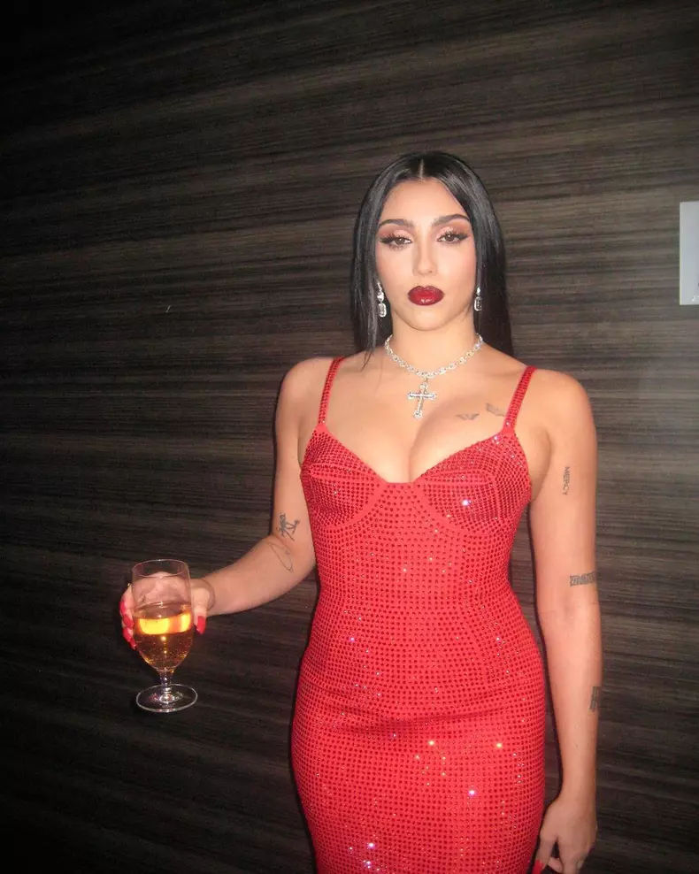 Fiica Madonna Lourdes Leon Lola Lolahol