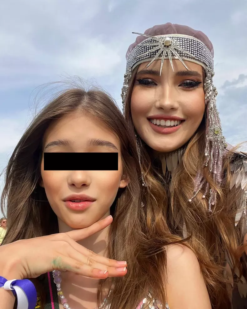 Iulia Albu fiica Mikaela