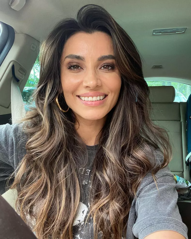 Lili Sandu selfie (3)
