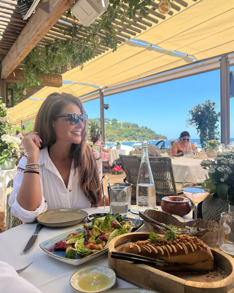 Oana Cuzino Instagram (9)