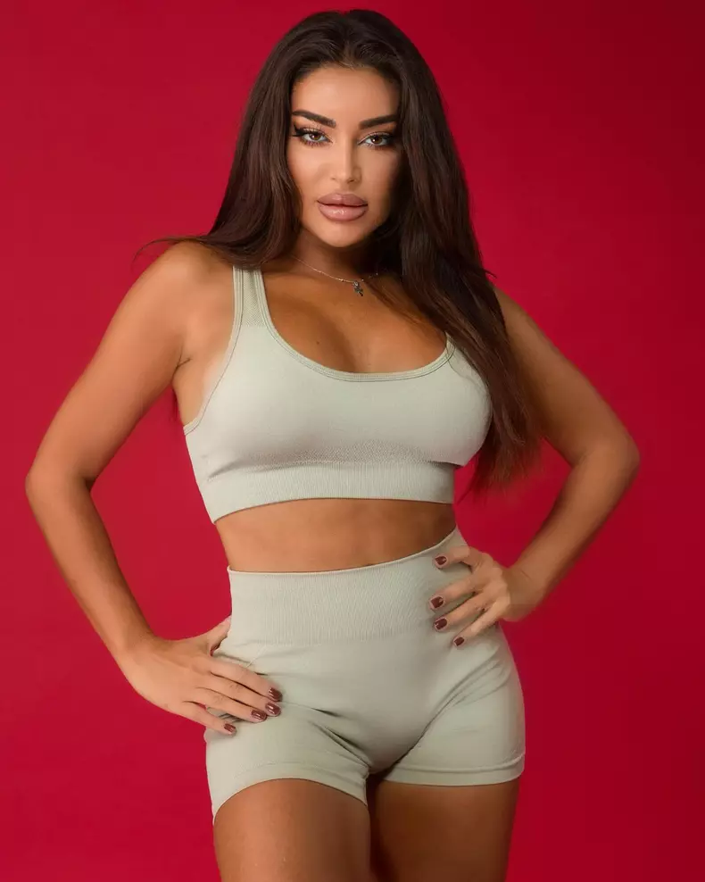 elenaionescumusic_1702728158_3259042467239098208_347624965