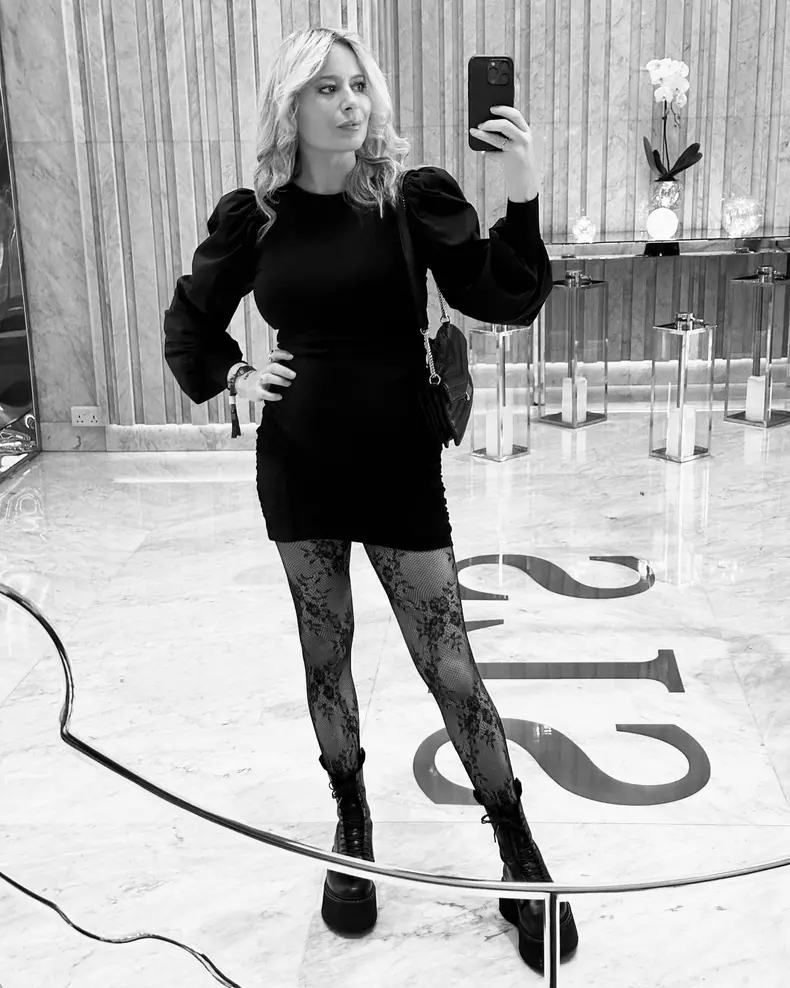 Laura Cosoi Untold (3)