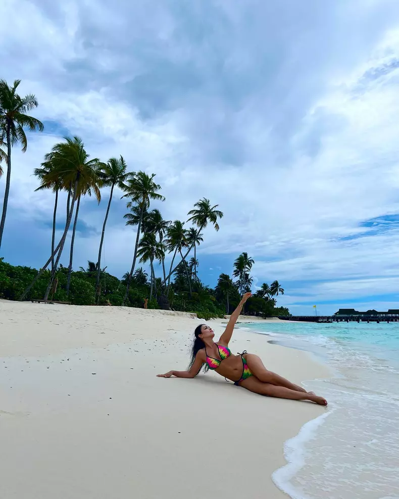Andreea Mantea în costum de baie