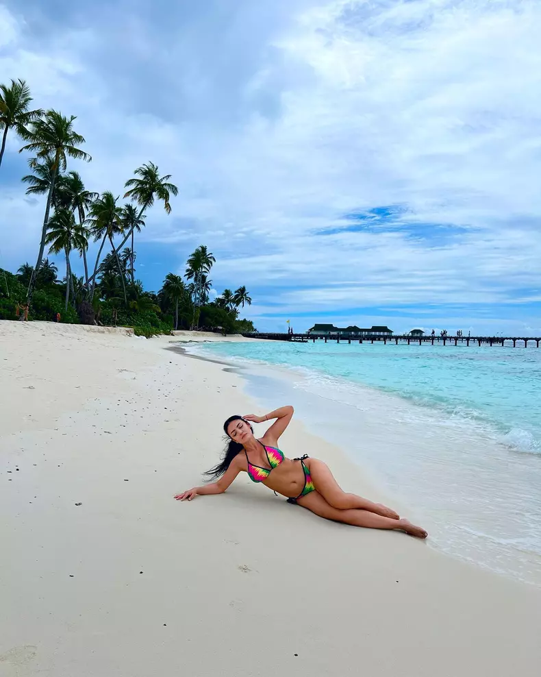 Andreea Mantea în costum de baie