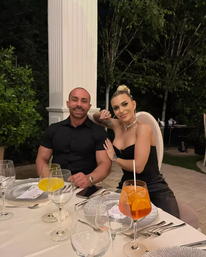 oana-radu-si-catalin-dobrescu-la-restaurant