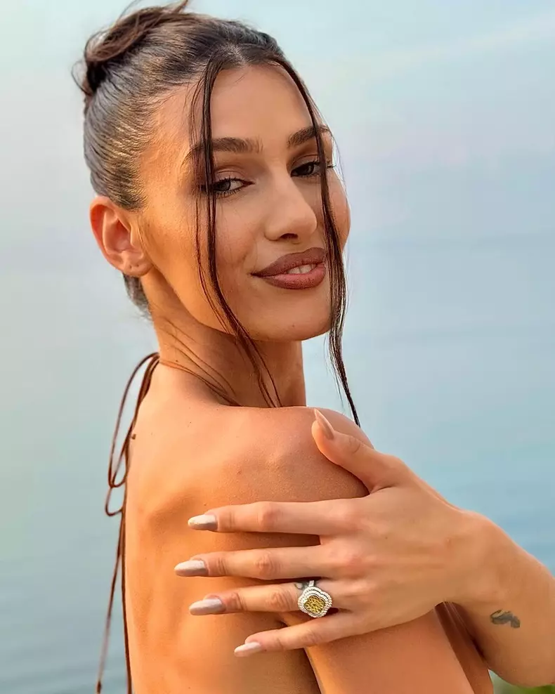 Alina Eremia s-a logodit cu Edi Barbu