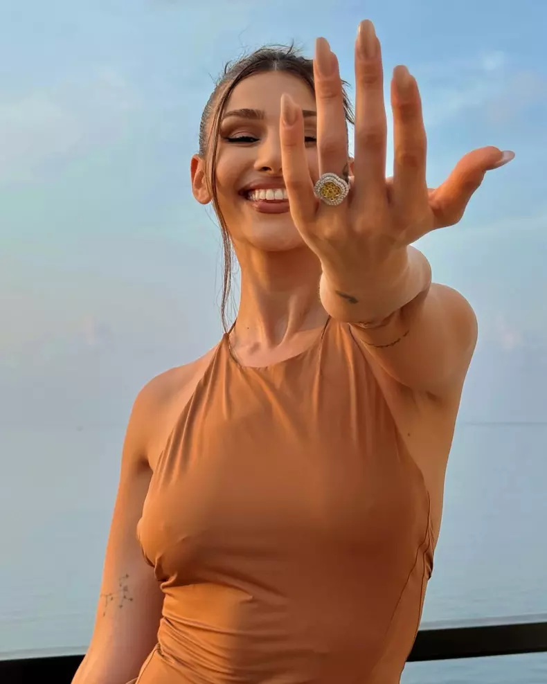 Alina Eremia s-a logodit cu Edi Barbu