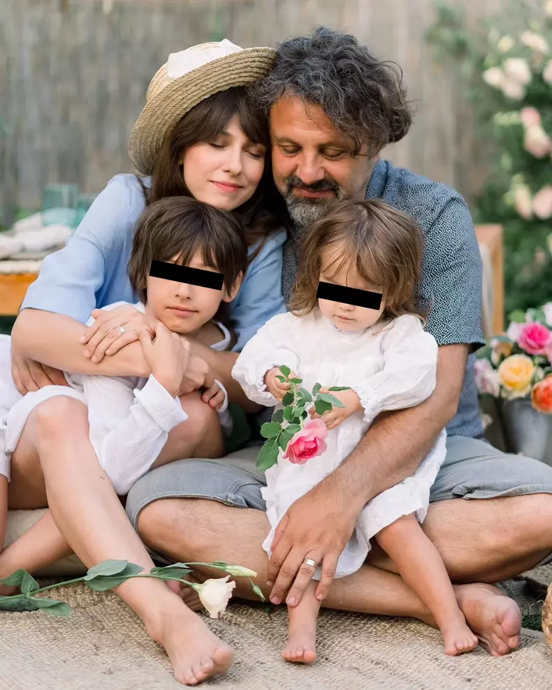 Dana Rogoz, soțul ei, Radu Dragomir, și copiii lor, Vlad și Lia