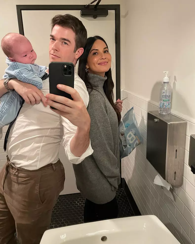 Olivia Munn, John Mulaney și fiul lor, Malcolm