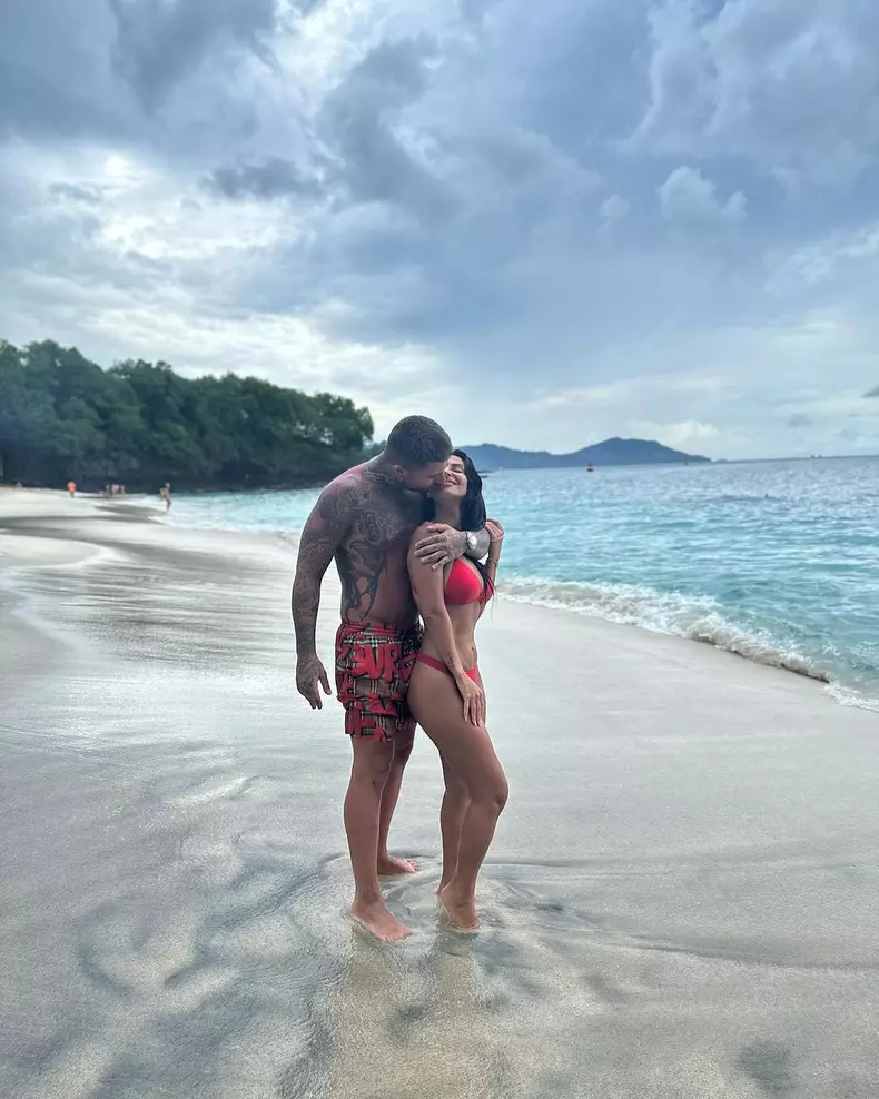 tj-miles-si-francisca-s-au-logodit-la-survivor-all-stars-5