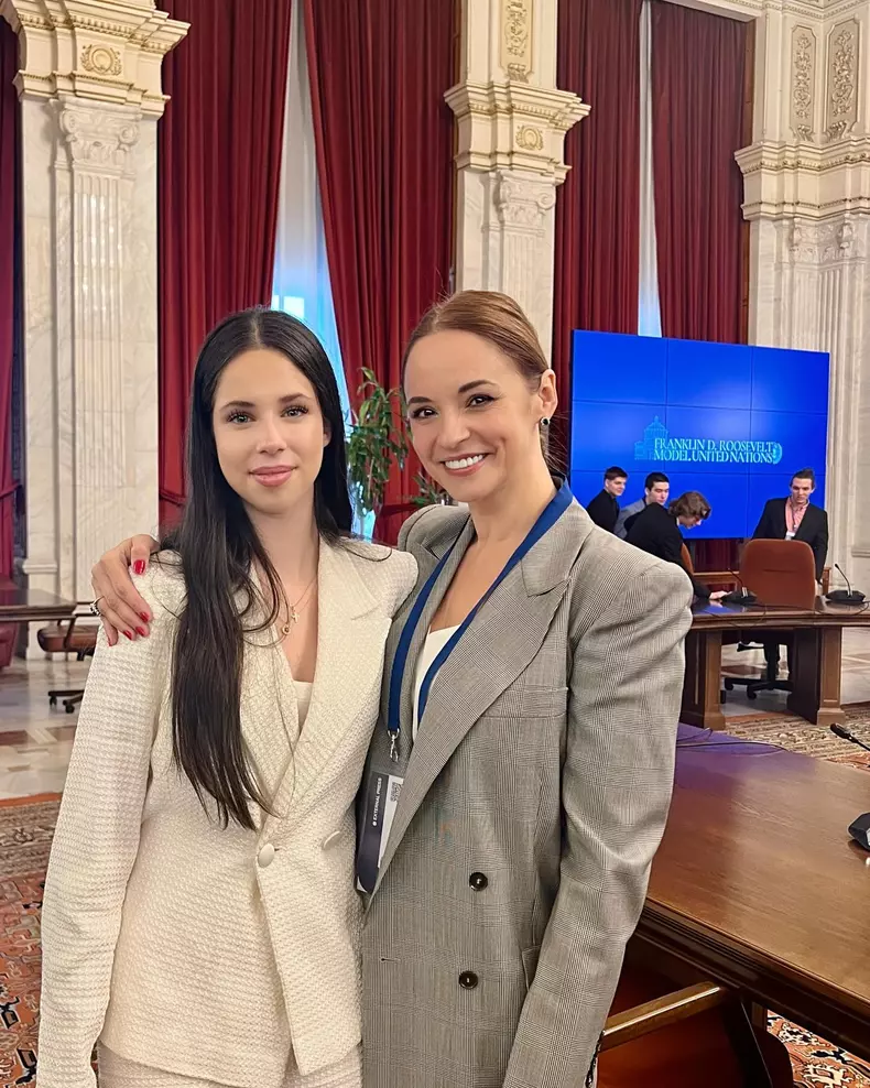 Andreea Marin și fiica ei și a lui Ștefan Bănică Junior, Violeta Bănică
